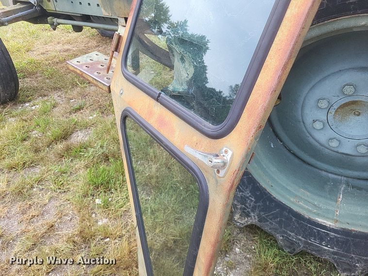 image for item DR4944 John Deere  2555 tractor