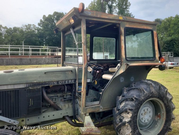 image for item DR4944 John Deere  2555 tractor