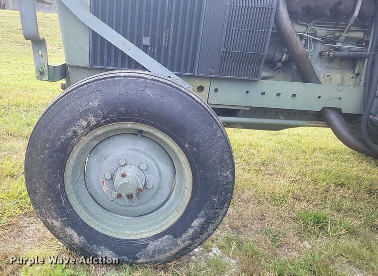 image for item DR4944 John Deere  2555 tractor