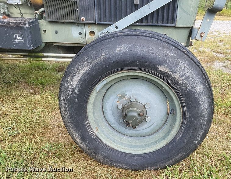 image for item DR4944 John Deere  2555 tractor