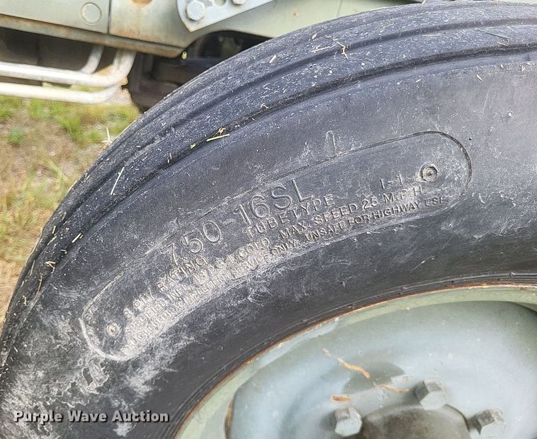 image for item DR4944 John Deere  2555 tractor