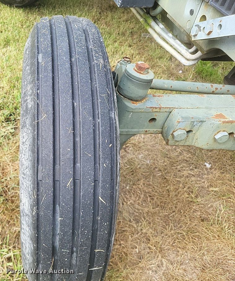 image for item DR4944 John Deere  2555 tractor