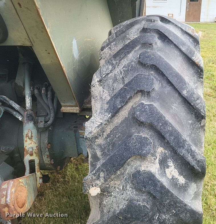 image for item DR4944 John Deere  2555 tractor