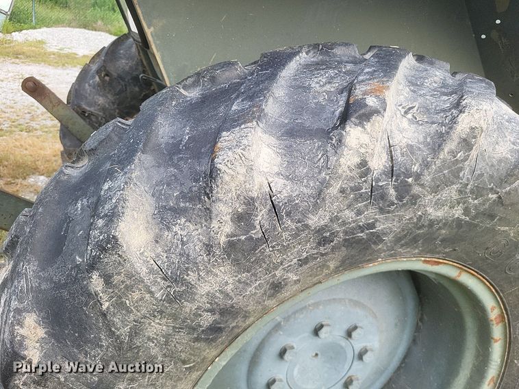 image for item DR4944 John Deere  2555 tractor