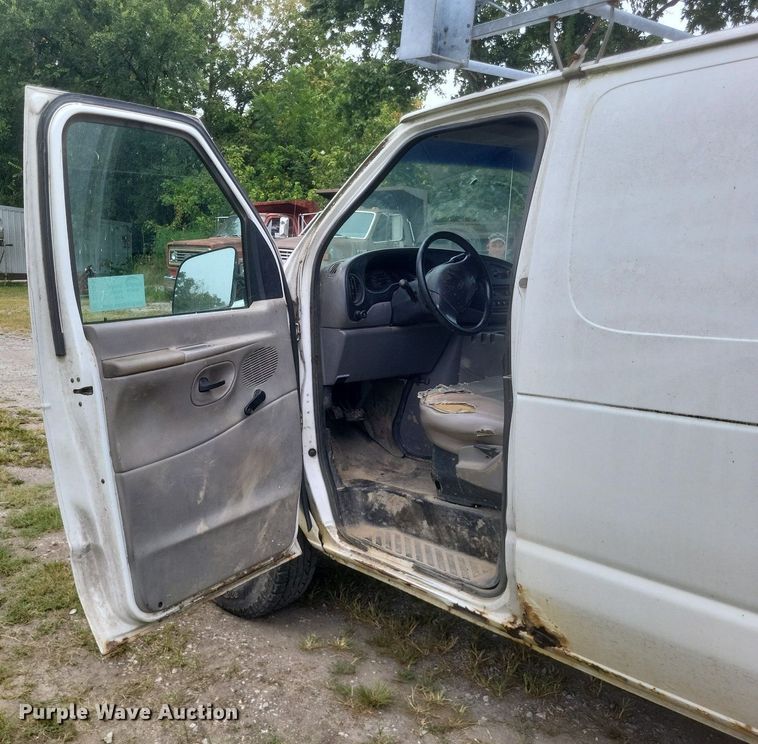 image for item DR4946 2000 Ford  E250 van