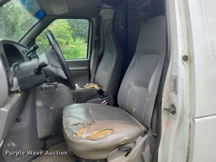 image for item DR4946 2000 Ford  E250 van
