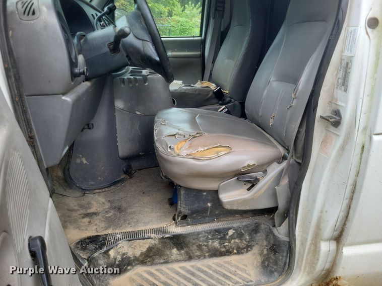 image for item DR4946 2000 Ford  E250 van