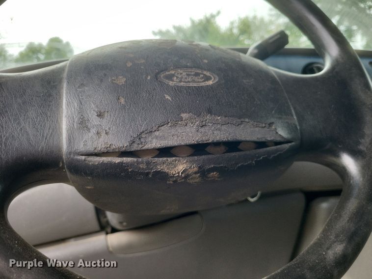 image for item DR4946 2000 Ford  E250 van