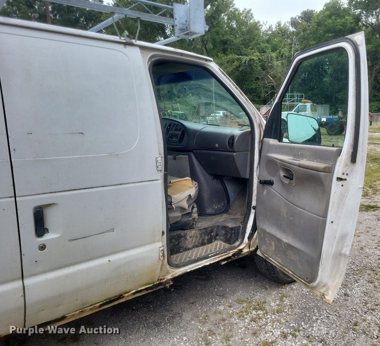 image for item DR4946 2000 Ford  E250 van