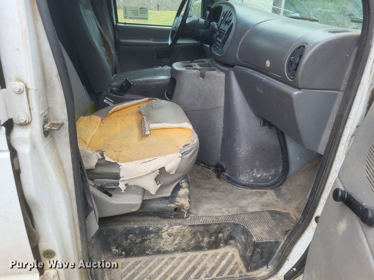image for item DR4946 2000 Ford  E250 van
