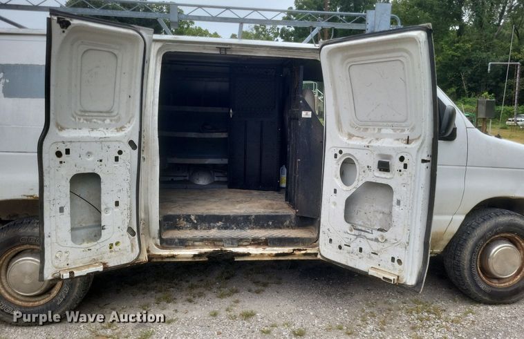 image for item DR4946 2000 Ford  E250 van