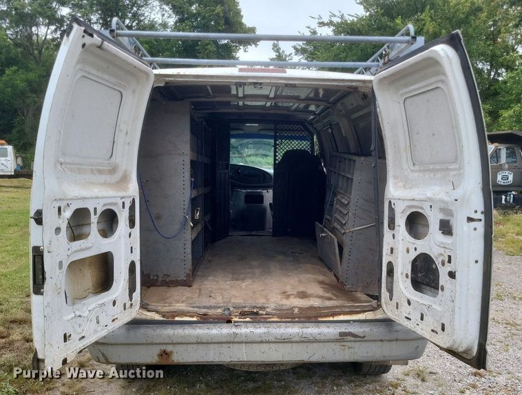 image for item DR4946 2000 Ford  E250 van
