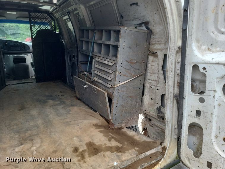 image for item DR4946 2000 Ford  E250 van