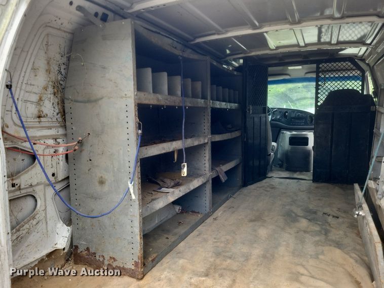 image for item DR4946 2000 Ford  E250 van