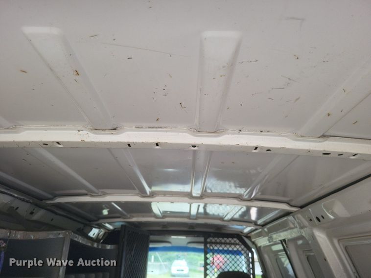 image for item DR4946 2000 Ford  E250 van