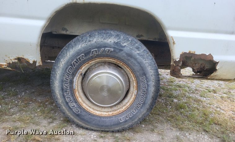 image for item DR4946 2000 Ford  E250 van