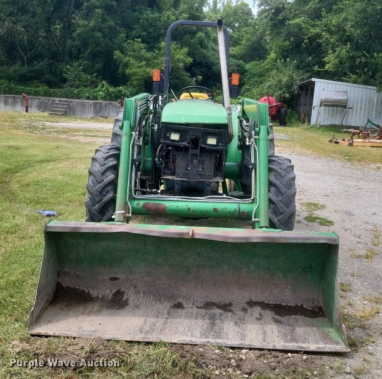 image for item DR4950 2004 John Deere  5205 tractor