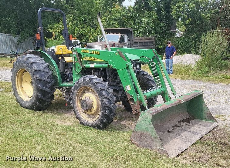 image for item DR4950 2004 John Deere  5205 tractor