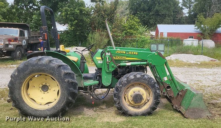 image for item DR4950 2004 John Deere  5205 tractor