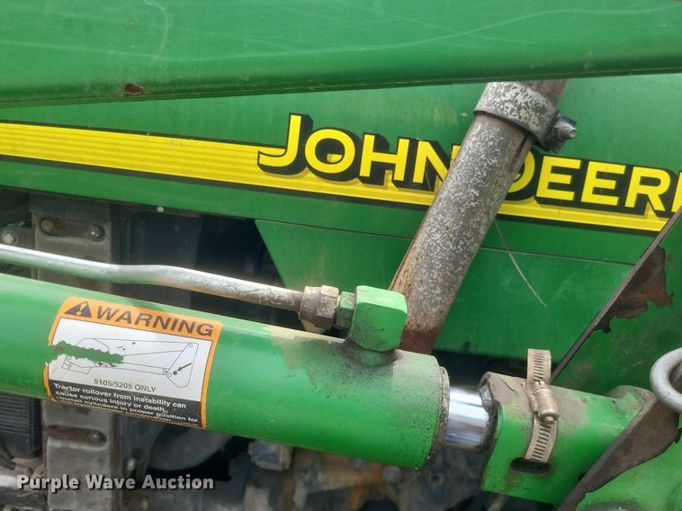 image for item DR4950 2004 John Deere  5205 tractor