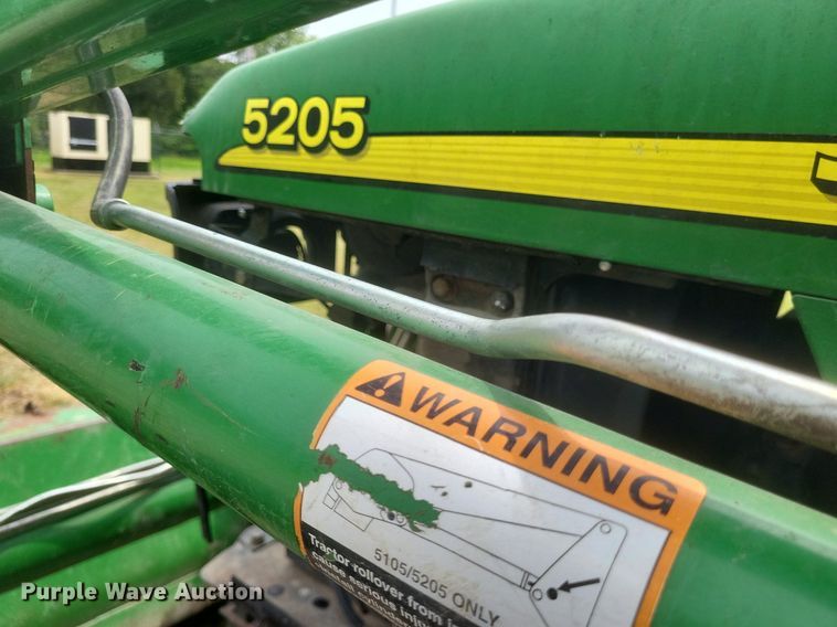 image for item DR4950 2004 John Deere  5205 tractor