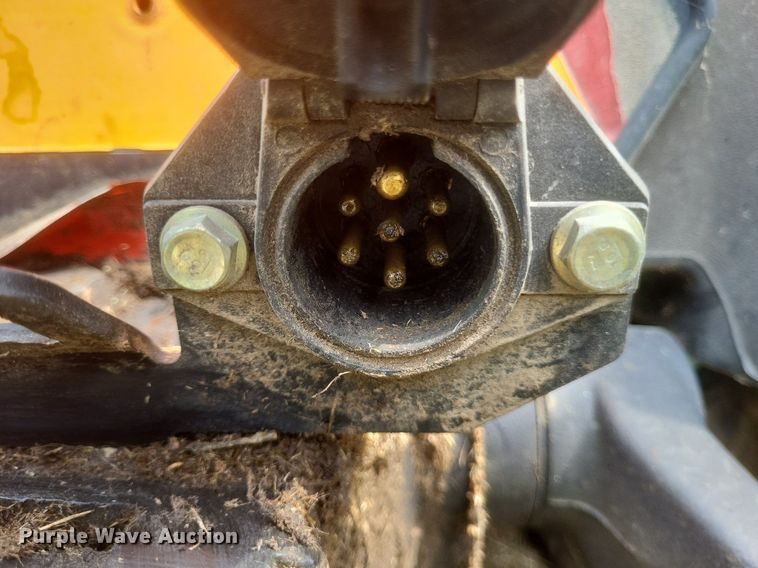 image for item DR4950 2004 John Deere  5205 tractor