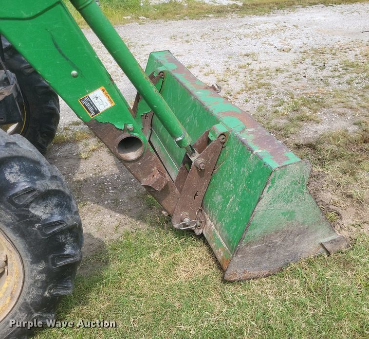 image for item DR4950 2004 John Deere  5205 tractor