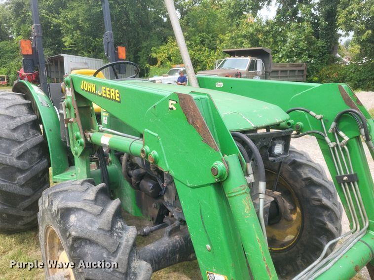 image for item DR4950 2004 John Deere  5205 tractor