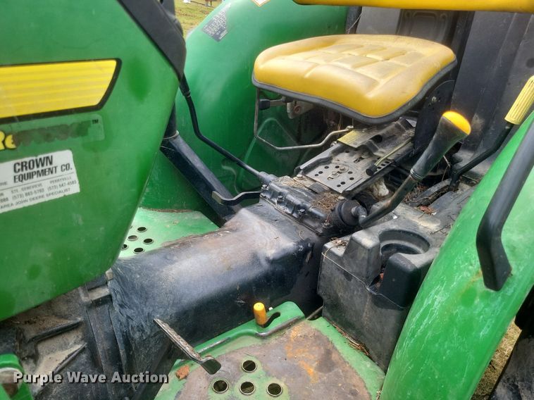 image for item DR4950 2004 John Deere  5205 tractor