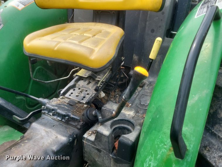 image for item DR4950 2004 John Deere  5205 tractor
