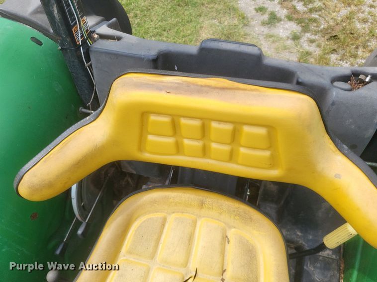 image for item DR4950 2004 John Deere  5205 tractor