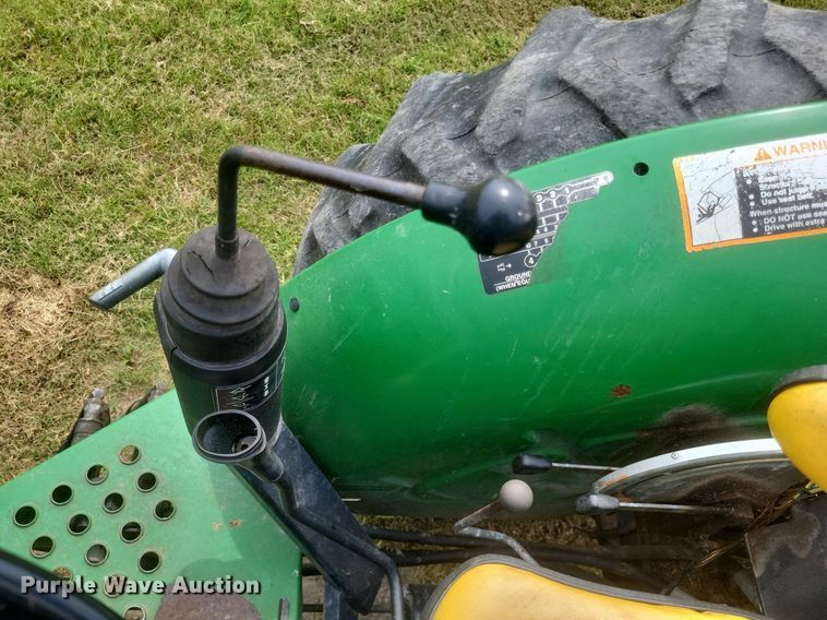 image for item DR4950 2004 John Deere  5205 tractor