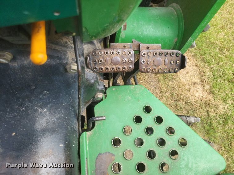 image for item DR4950 2004 John Deere  5205 tractor