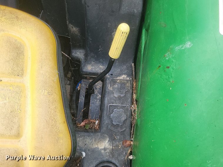 image for item DR4950 2004 John Deere  5205 tractor