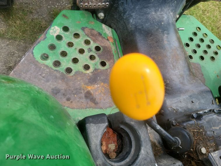 image for item DR4950 2004 John Deere  5205 tractor