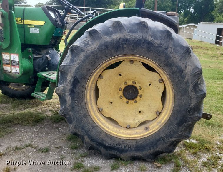 image for item DR4950 2004 John Deere  5205 tractor