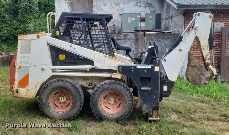 image for item DR4954 1984 Bobcat  642 skid steer loader
