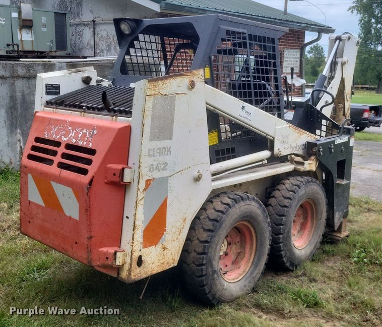 image for item DR4954 1984 Bobcat  642 skid steer loader