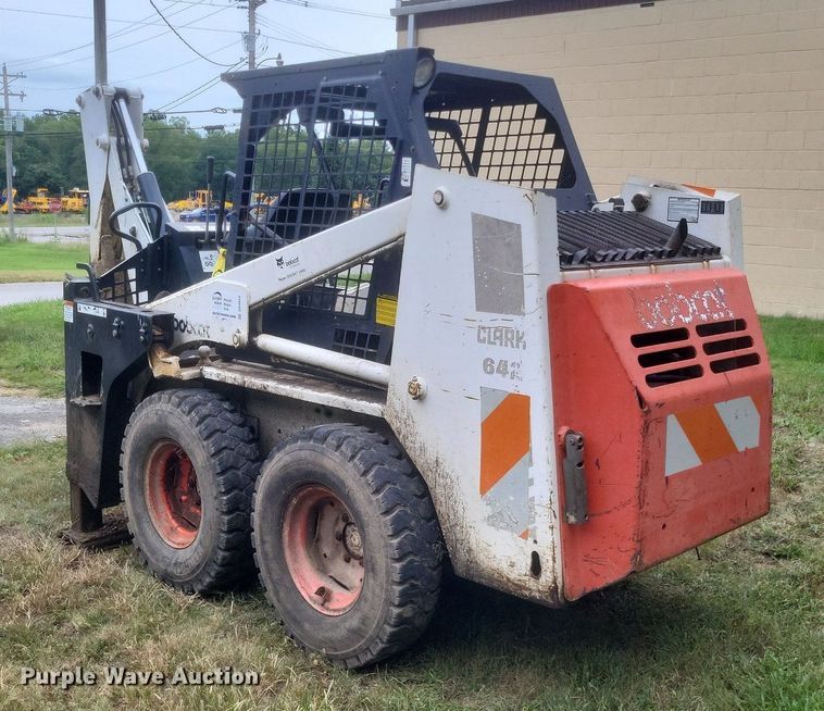 image for item DR4954 1984 Bobcat  642 skid steer loader
