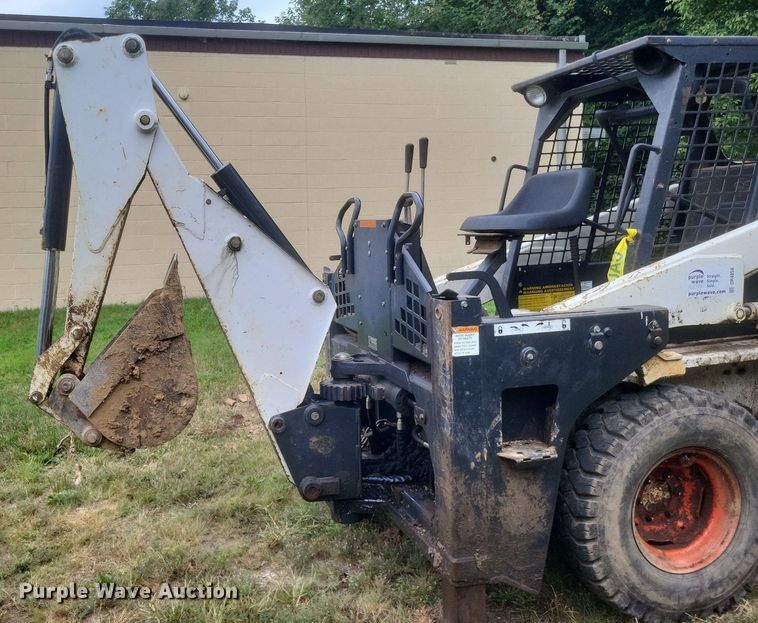 image for item DR4954 1984 Bobcat  642 skid steer loader