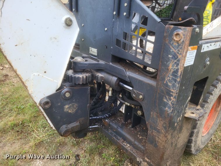 image for item DR4954 1984 Bobcat  642 skid steer loader