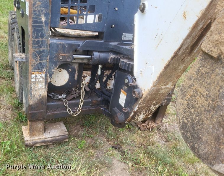 image for item DR4954 1984 Bobcat  642 skid steer loader