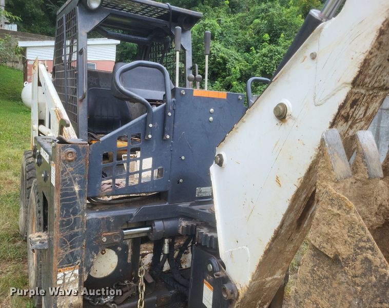 image for item DR4954 1984 Bobcat  642 skid steer loader