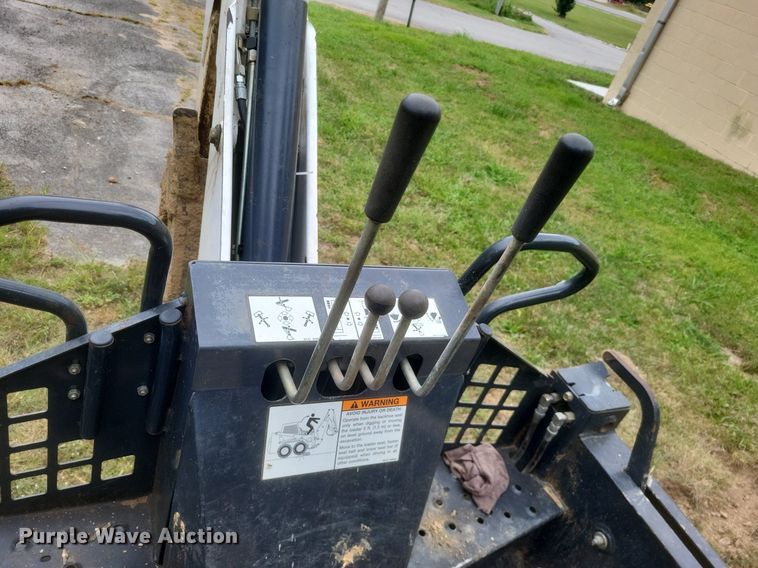 image for item DR4954 1984 Bobcat  642 skid steer loader