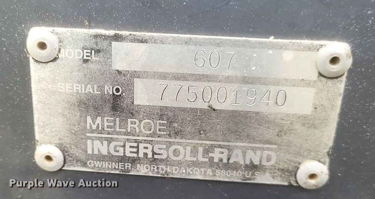 image for item DR4954 1984 Bobcat  642 skid steer loader