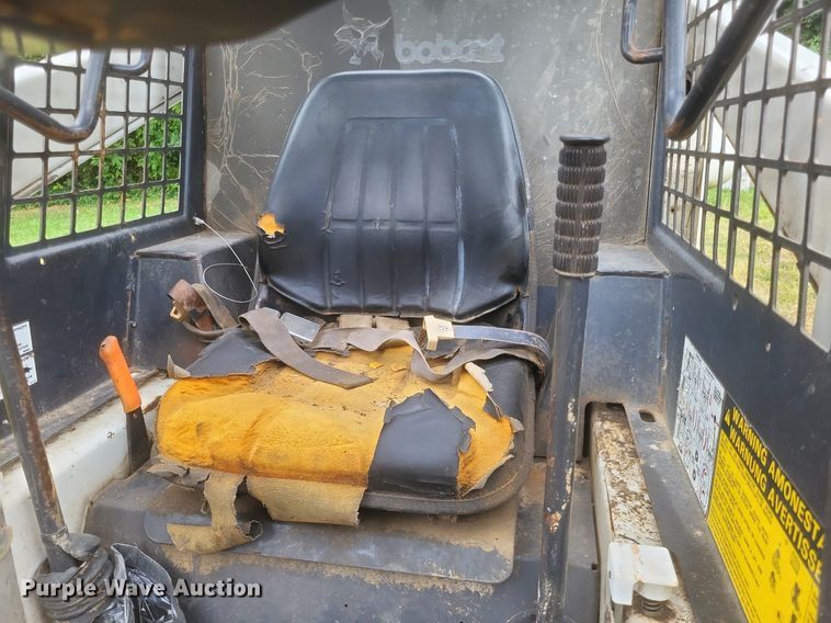 image for item DR4954 1984 Bobcat  642 skid steer loader