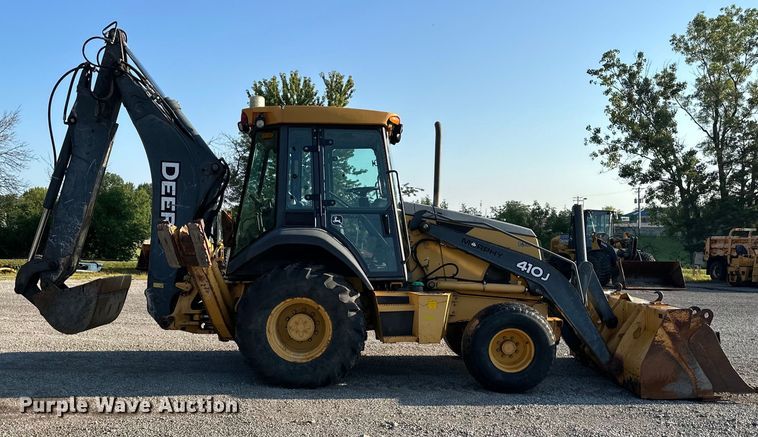 image for item DS4218 2007 John Deere  410J backhoe