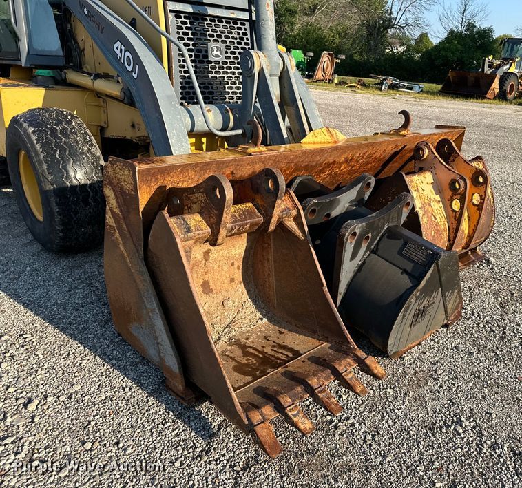 image for item DS4218 2007 John Deere  410J backhoe