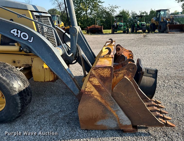image for item DS4218 2007 John Deere  410J backhoe