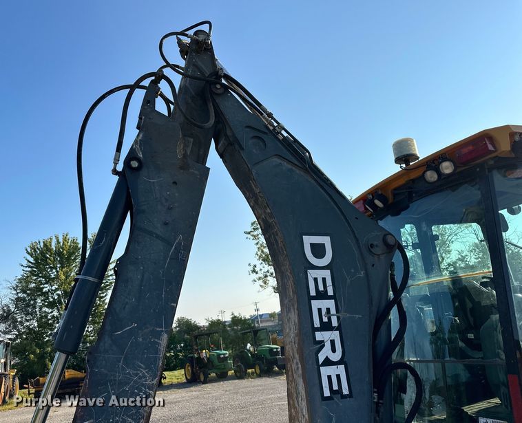 image for item DS4218 2007 John Deere  410J backhoe